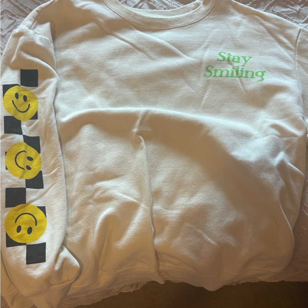 Women’s White Smiley Sweatshirt